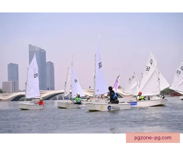 帆船公开赛:迎风挑战,划出激情航线 帆船公开赛:迎风挑战,划出激情航线