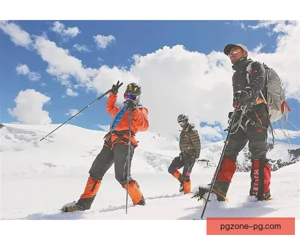 挑战高峰：登山大奖赛新纪元